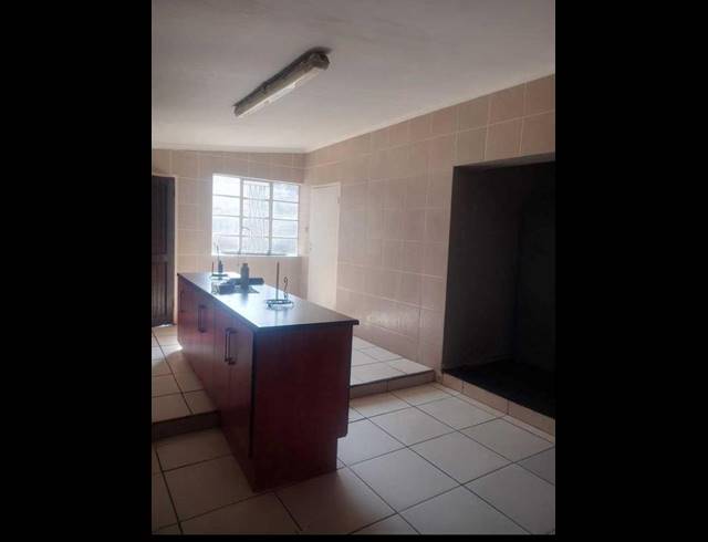 4 BEDROOM HOUSE FOR SALE IN ELSBURG